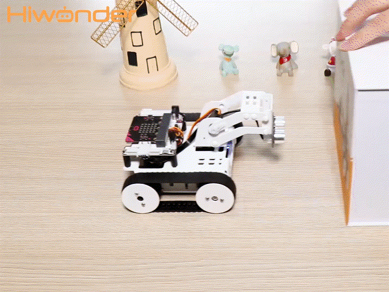 chasing-00_00_00-00_00_30.gif?v=16346260