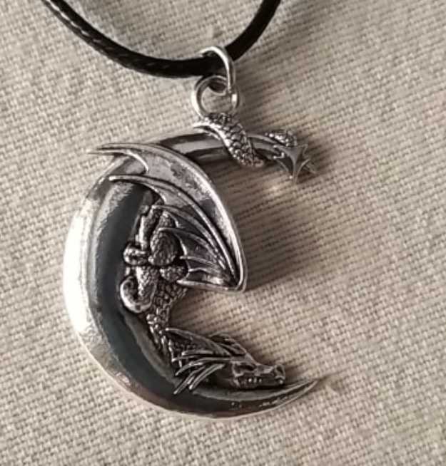 Lunagosa Vintage Dragon Necklace - Dreaming Dragon On Moon