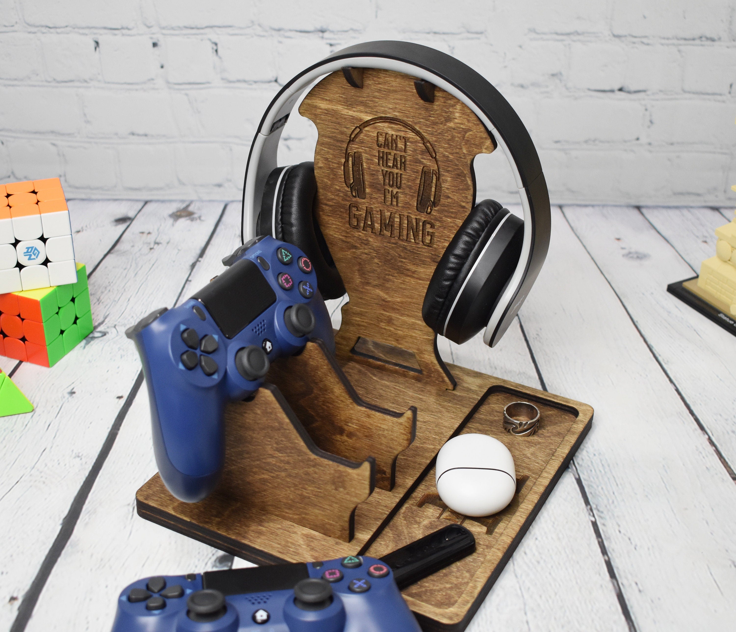 Wooden Headphones and Controller Stand - DK01