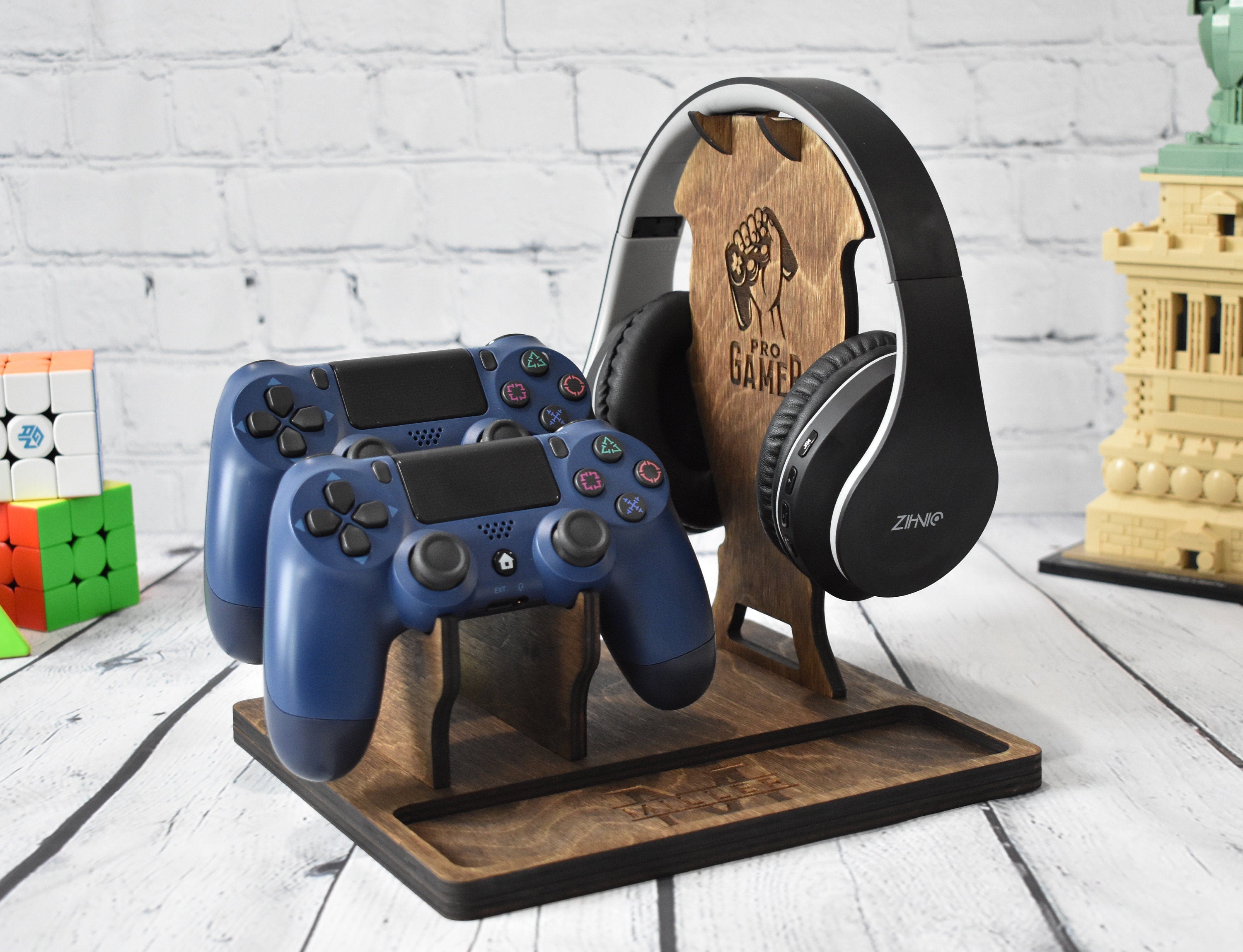 Wooden Headphones and Controller Stand - DK01