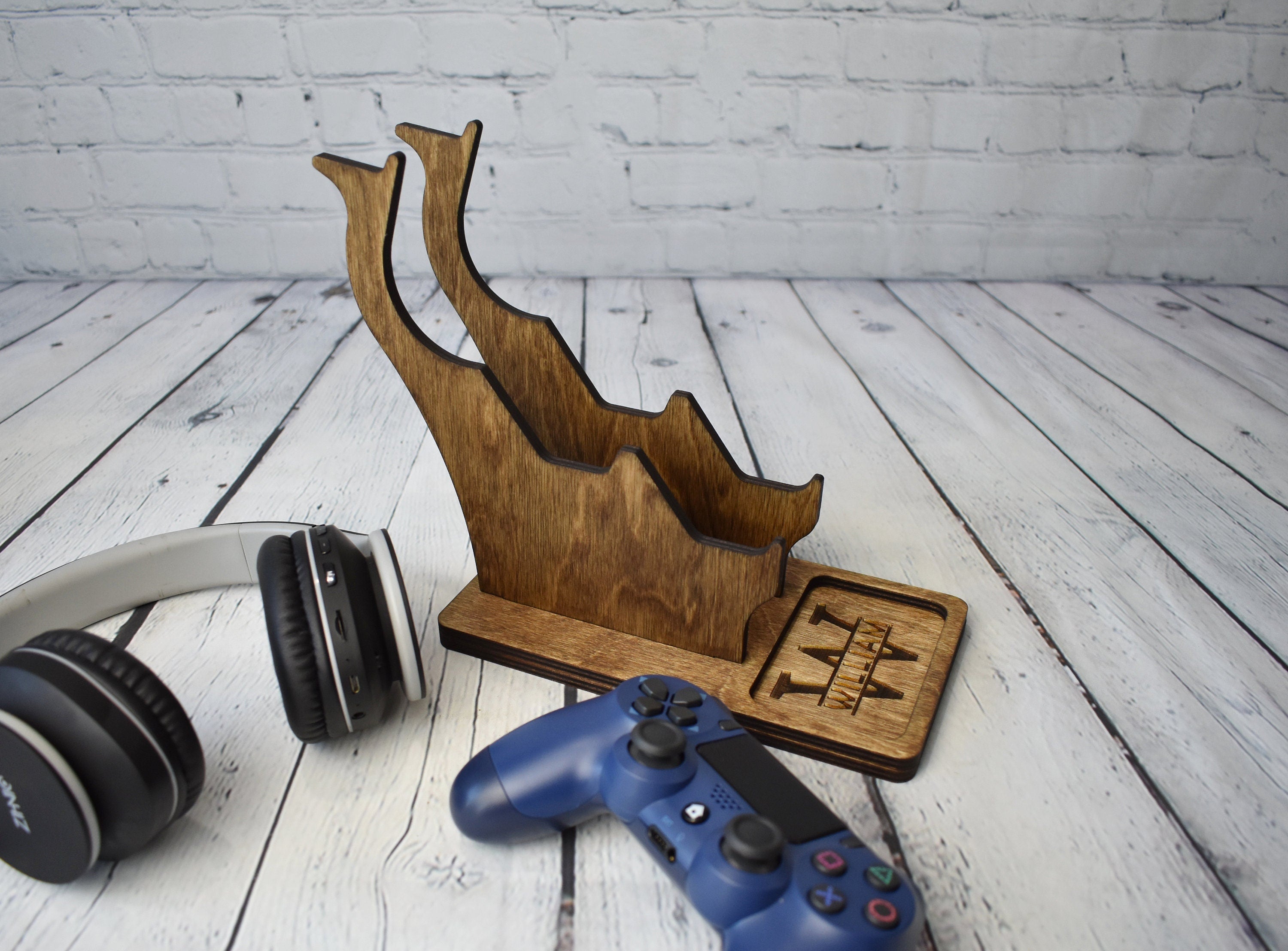 Wooden Headphones and Controller Stand - SL12