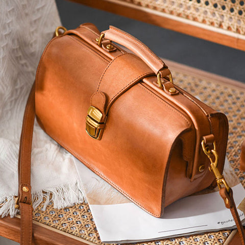 WOMEN'S LEATHER DOCTORS BAGS