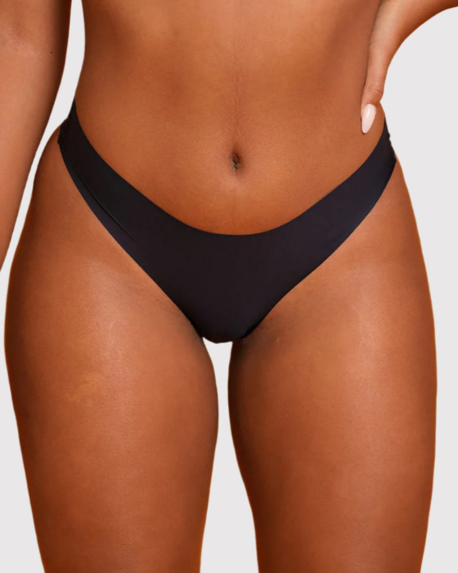 AirWear Free Cut Thong