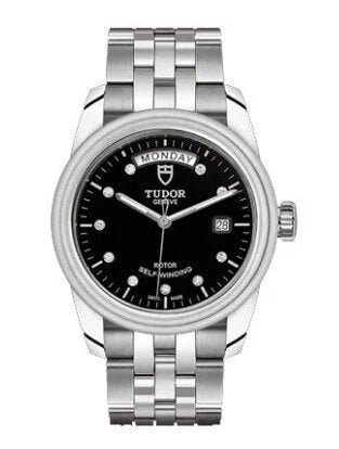 Tudor Glamour Date+Day