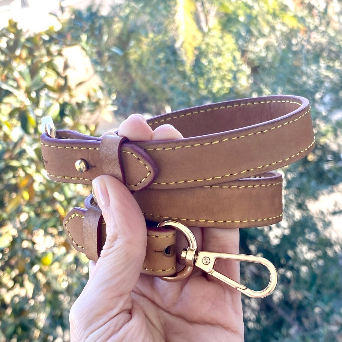 HONEY TANNING PATINA SHOULDER VACHETTA STRAP