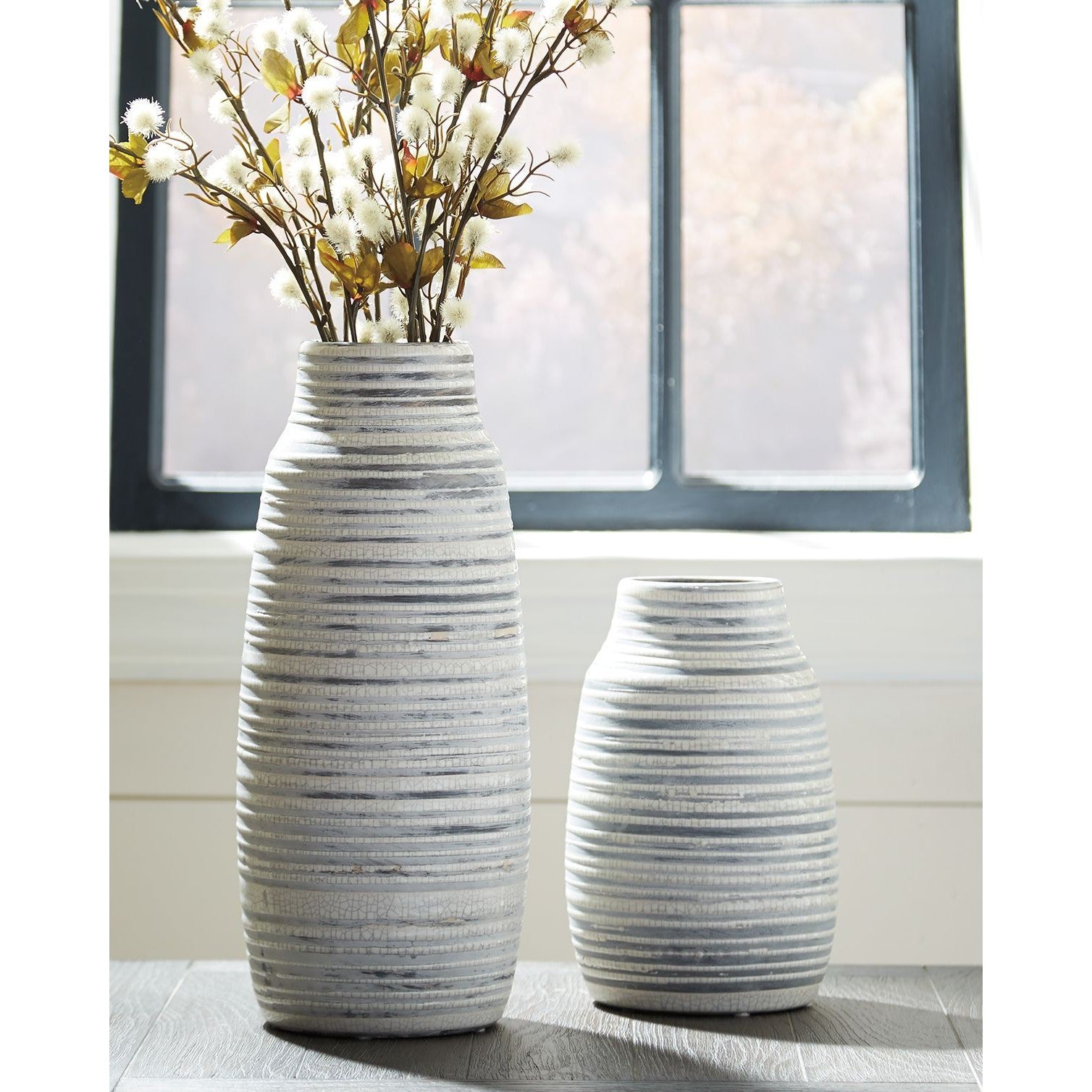 Donaver - Gray/white - Vase Set (2/cn)