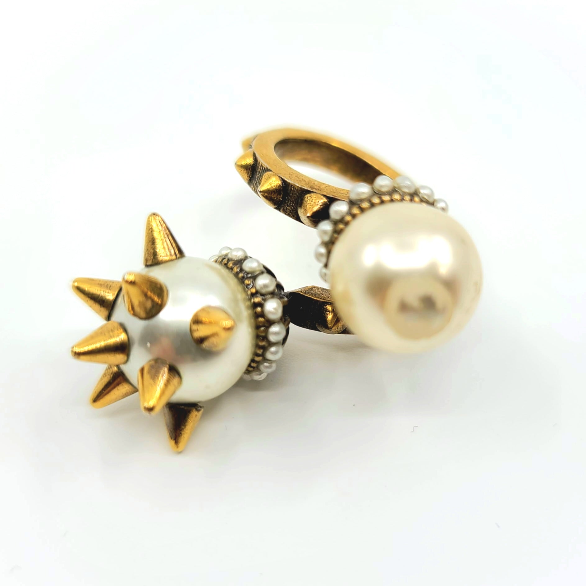 NEW GUCCI RING WITH DOUBLE GLASS PEARLS & SPIKES