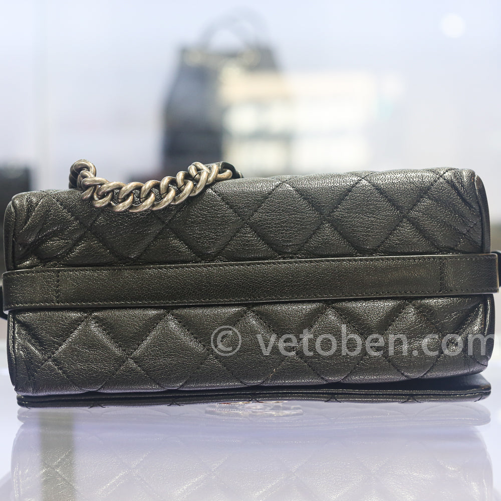 CHANEL Metallic Goatskin Medium City Rock Flap Black