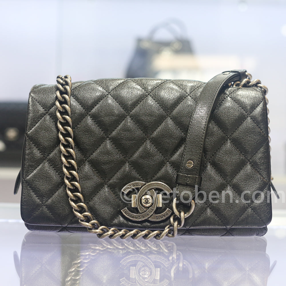 CHANEL Metallic Goatskin Medium City Rock Flap Black