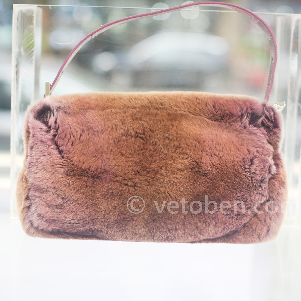 FENDI Vintage Baguette bag in chinchilla