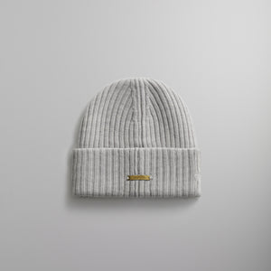 UrlfreezeShops & New Era for the New York Yankees Knit Beanie - Light Heather Grey