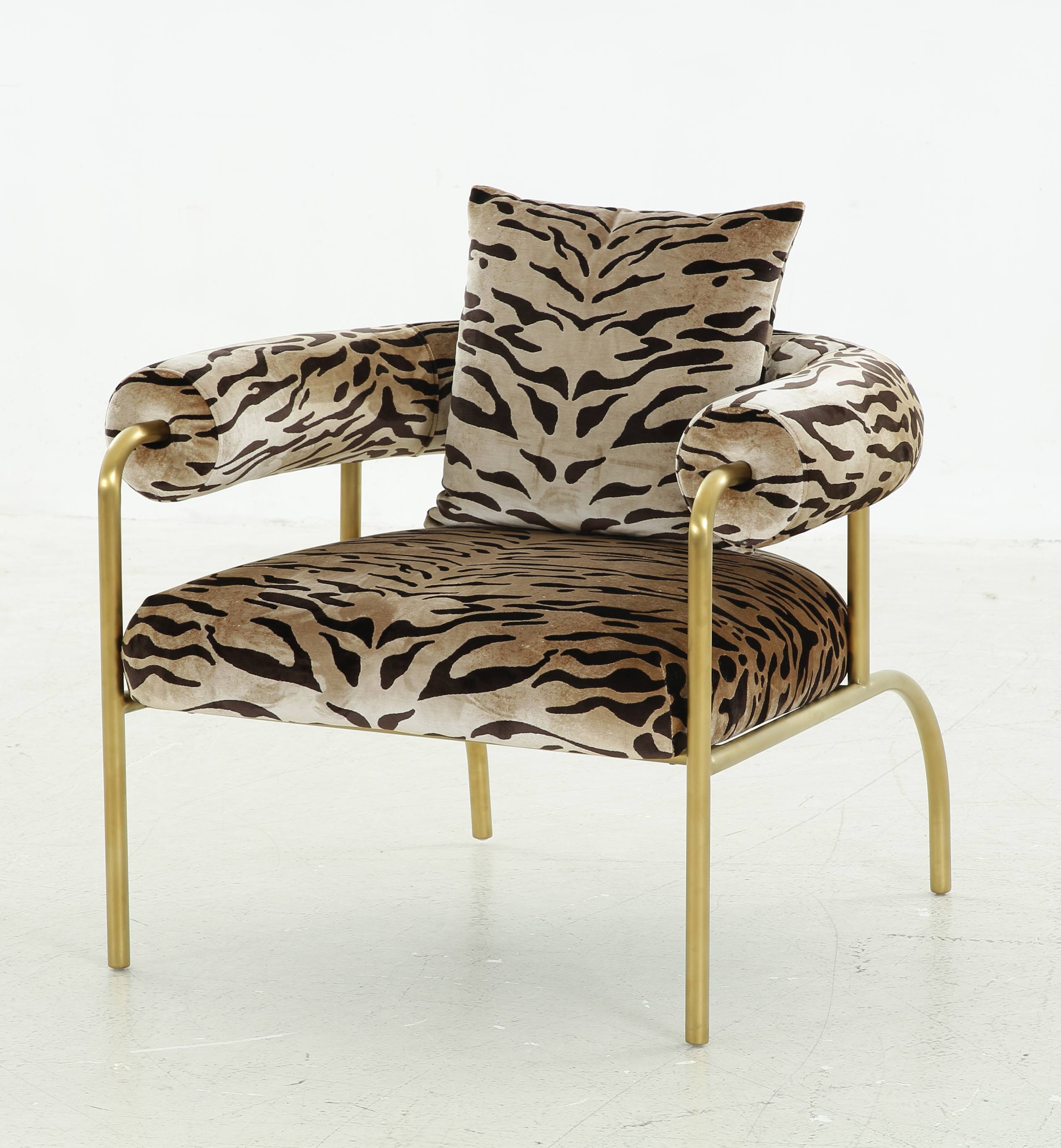 Vig Furniture Modrest Kola - Gold Zebra Print Accent Chair