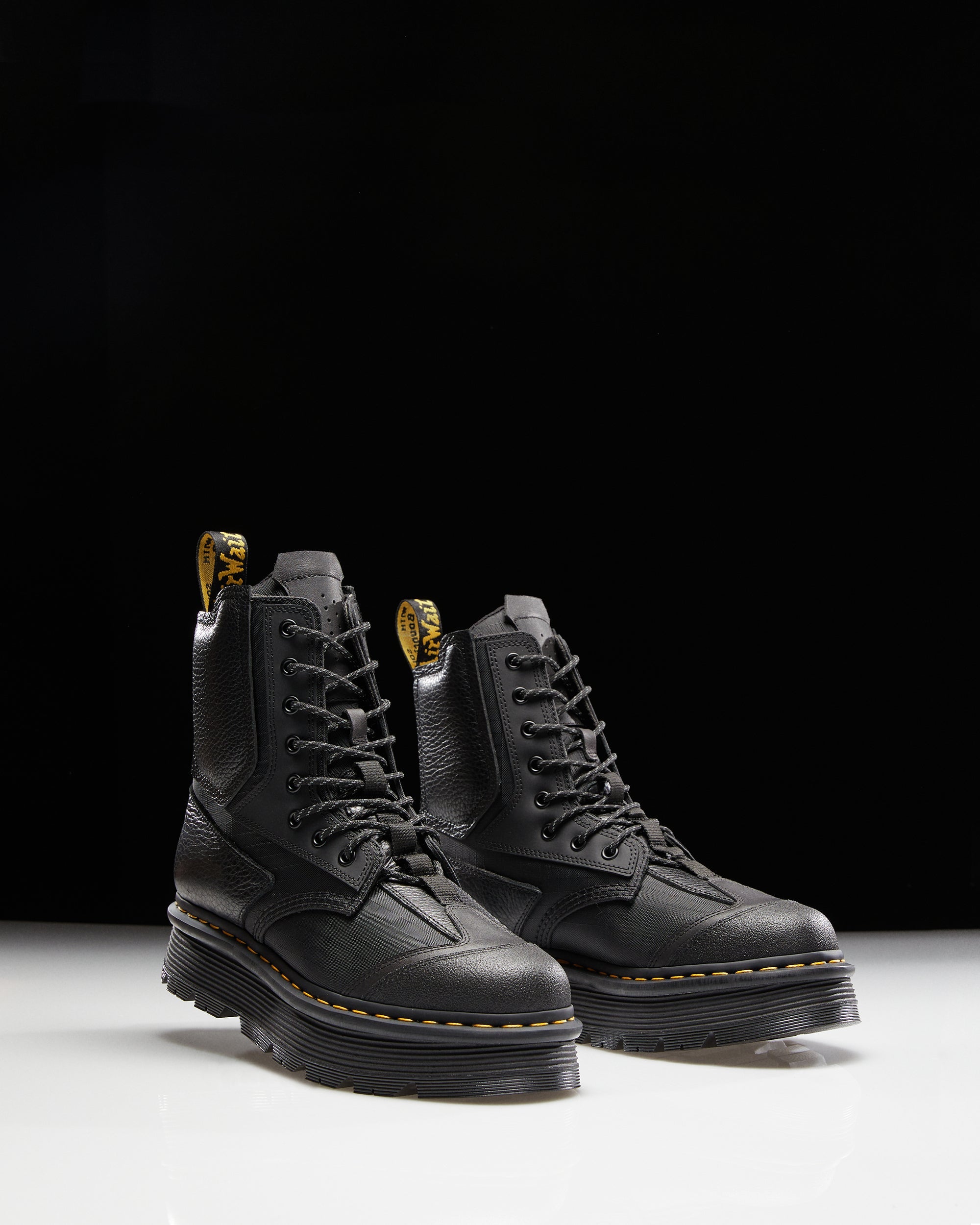 DR.MARTENS 1460 Beta Zebzag