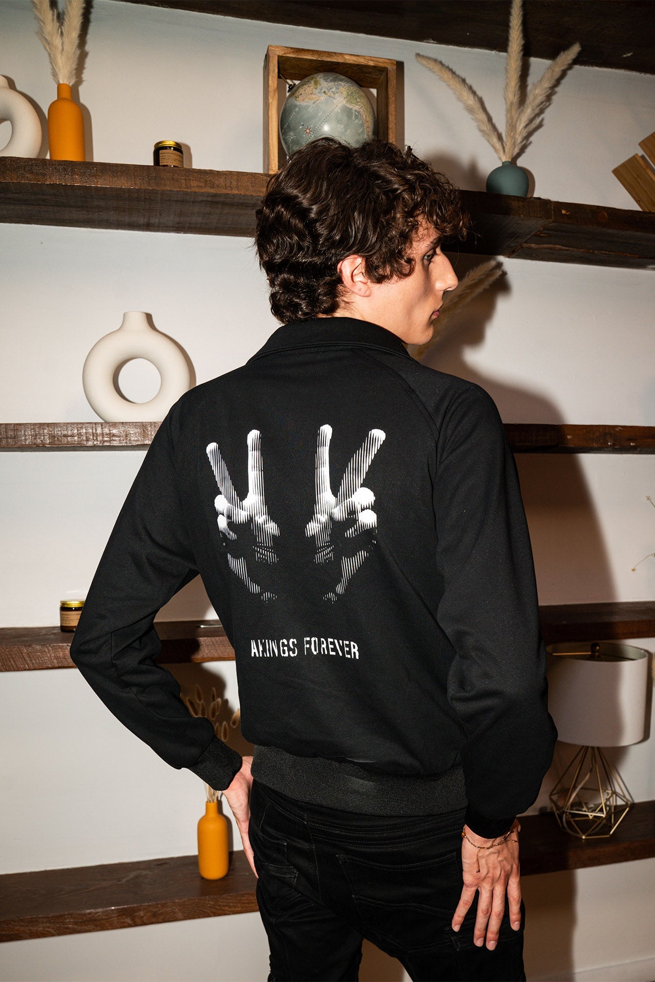 AKINGS PEACE QUARTER ZIP SWEATSHIRT