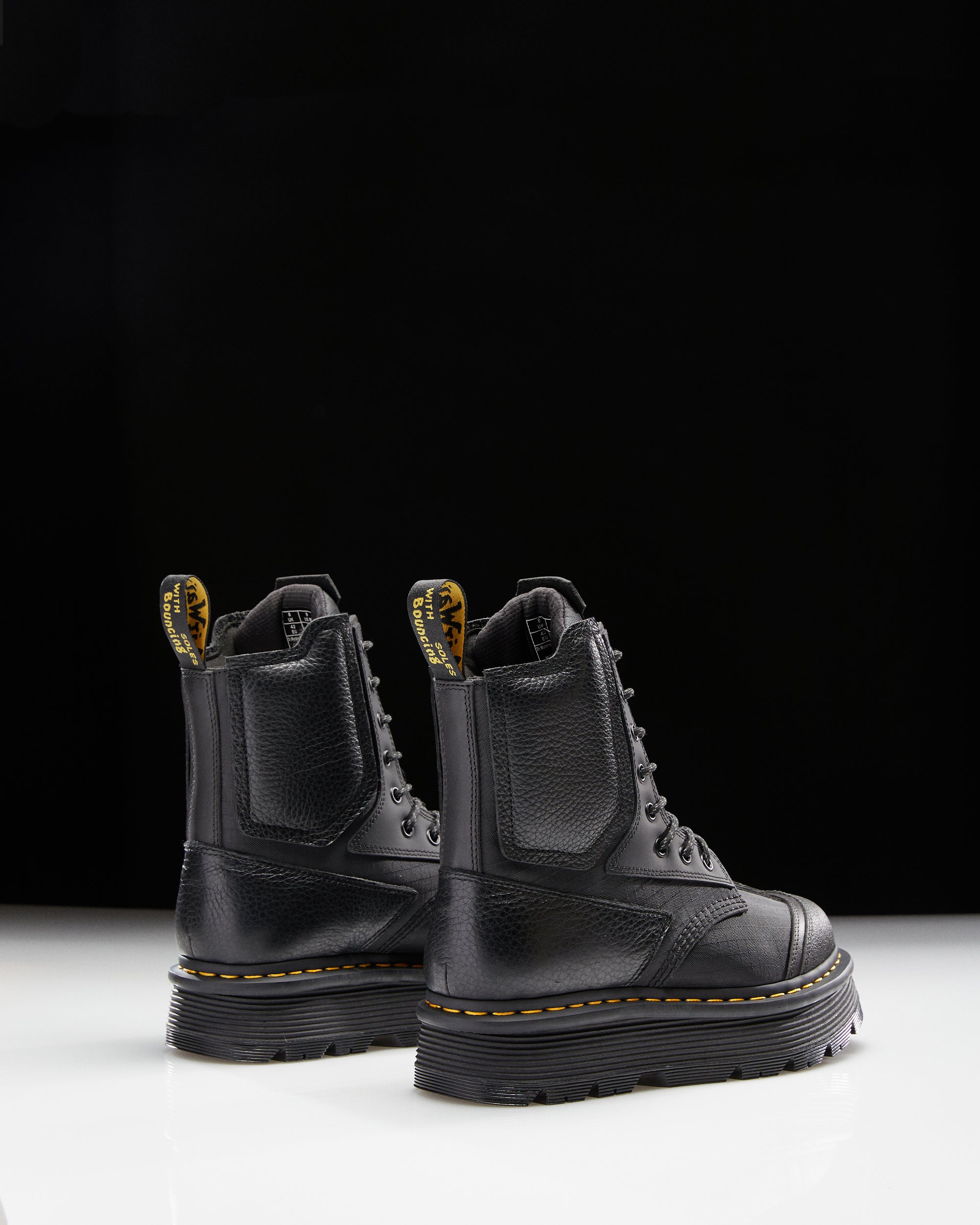 DR.MARTENS 1460 Beta Zebzag