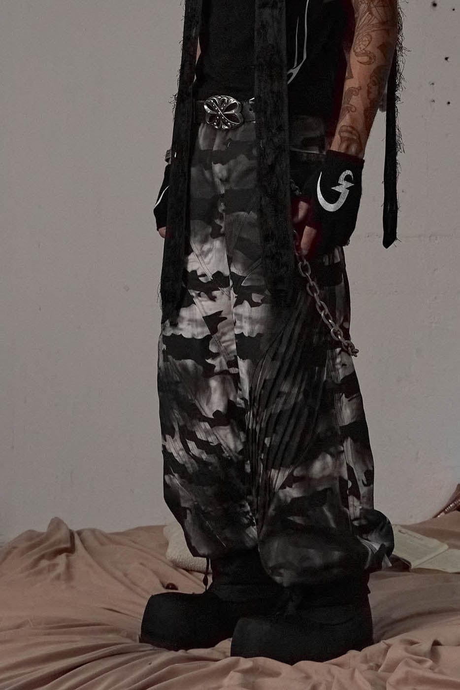 DND4DES Deconstructed Pleated Camo Baggy Pants