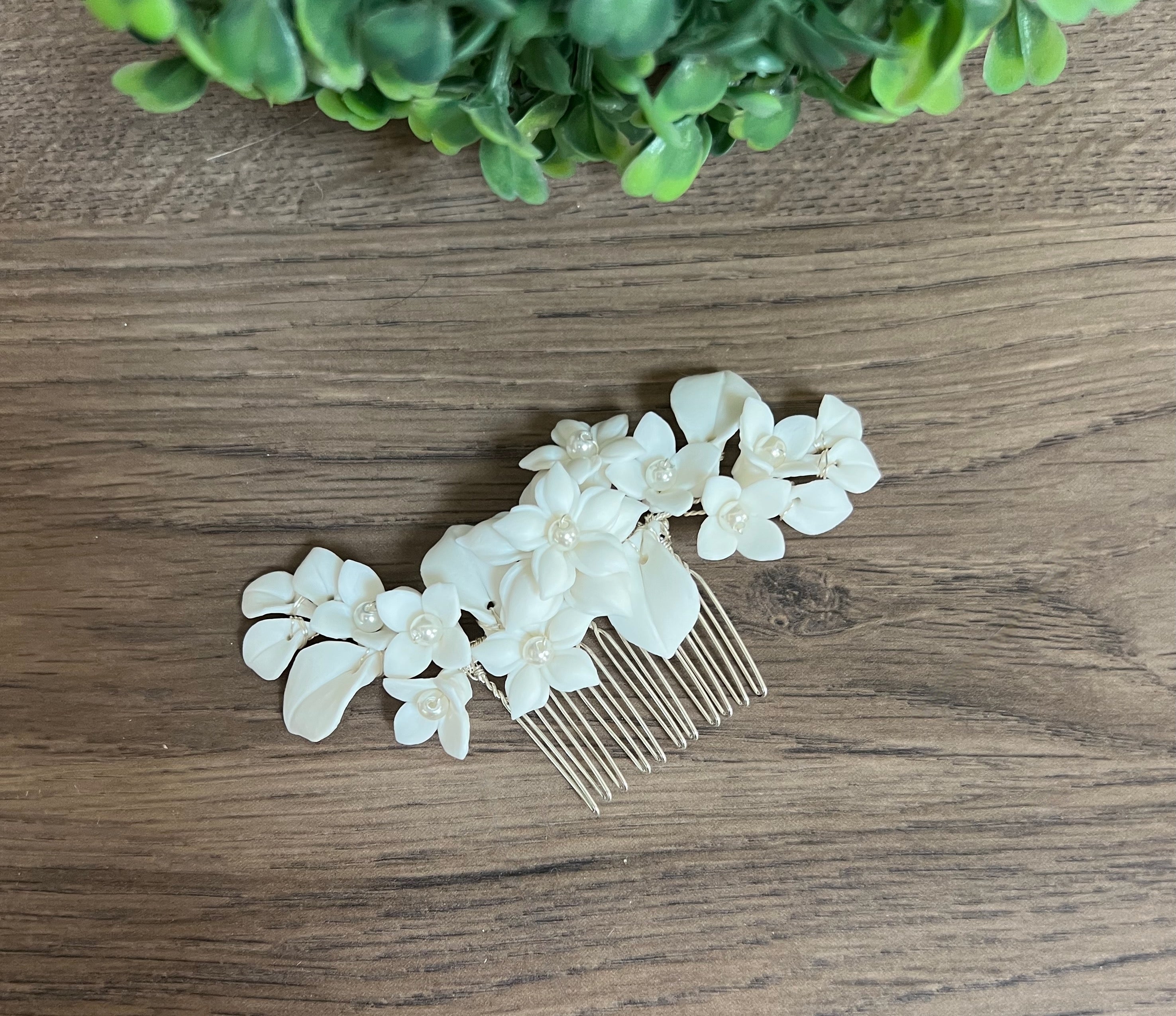 White Flower Hair Piece - Jordan