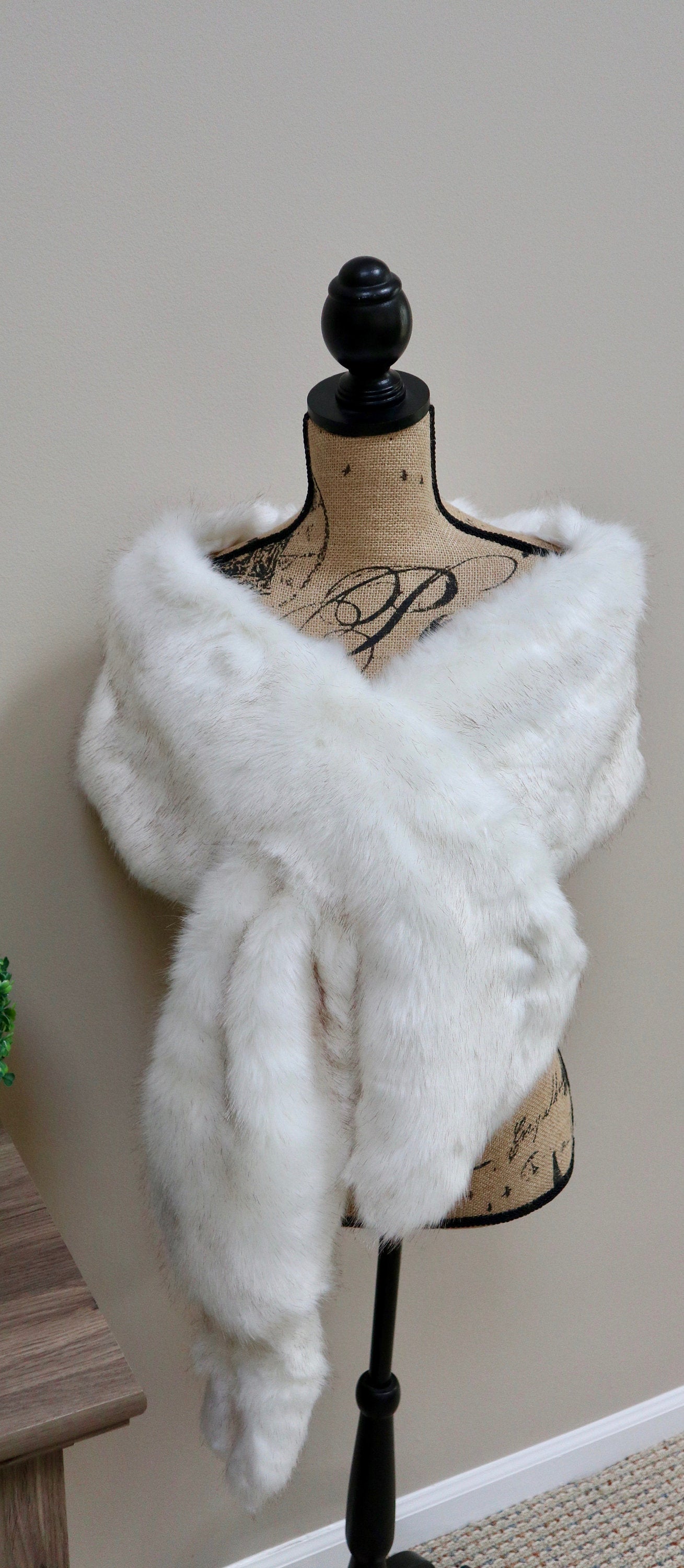 Bridal Shawl Fur Scarf Wedding Bolero Bridal Cape Bridal Wrap Bridal Shrug Faux Fur Wrap Wedding cape Winter Bridal Scarf Wedding Shawl