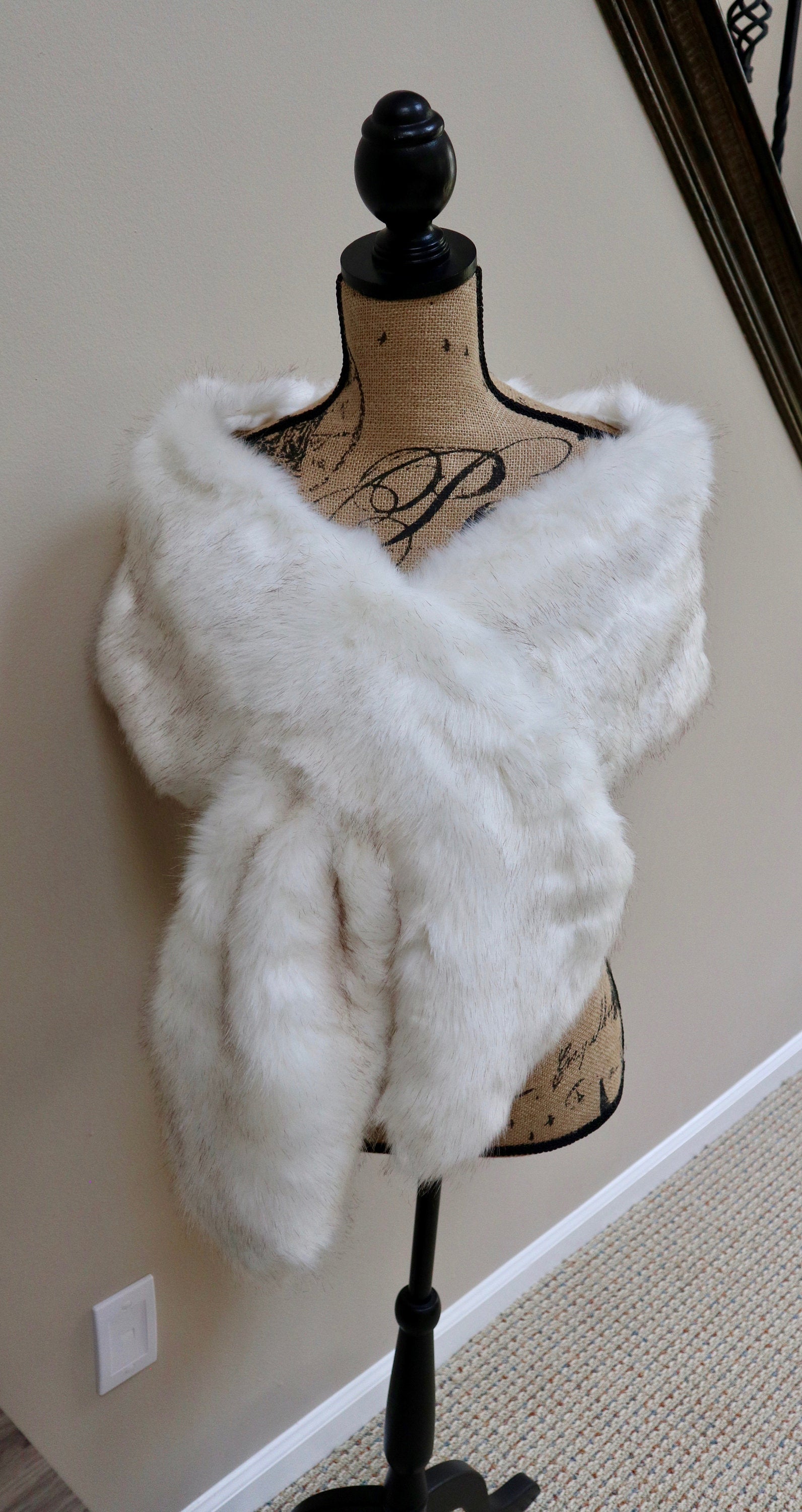 Bridal Shawl Fur Scarf Wedding Bolero Bridal Cape Bridal Wrap Bridal Shrug Faux Fur Wrap Wedding cape Winter Bridal Scarf Wedding Shawl