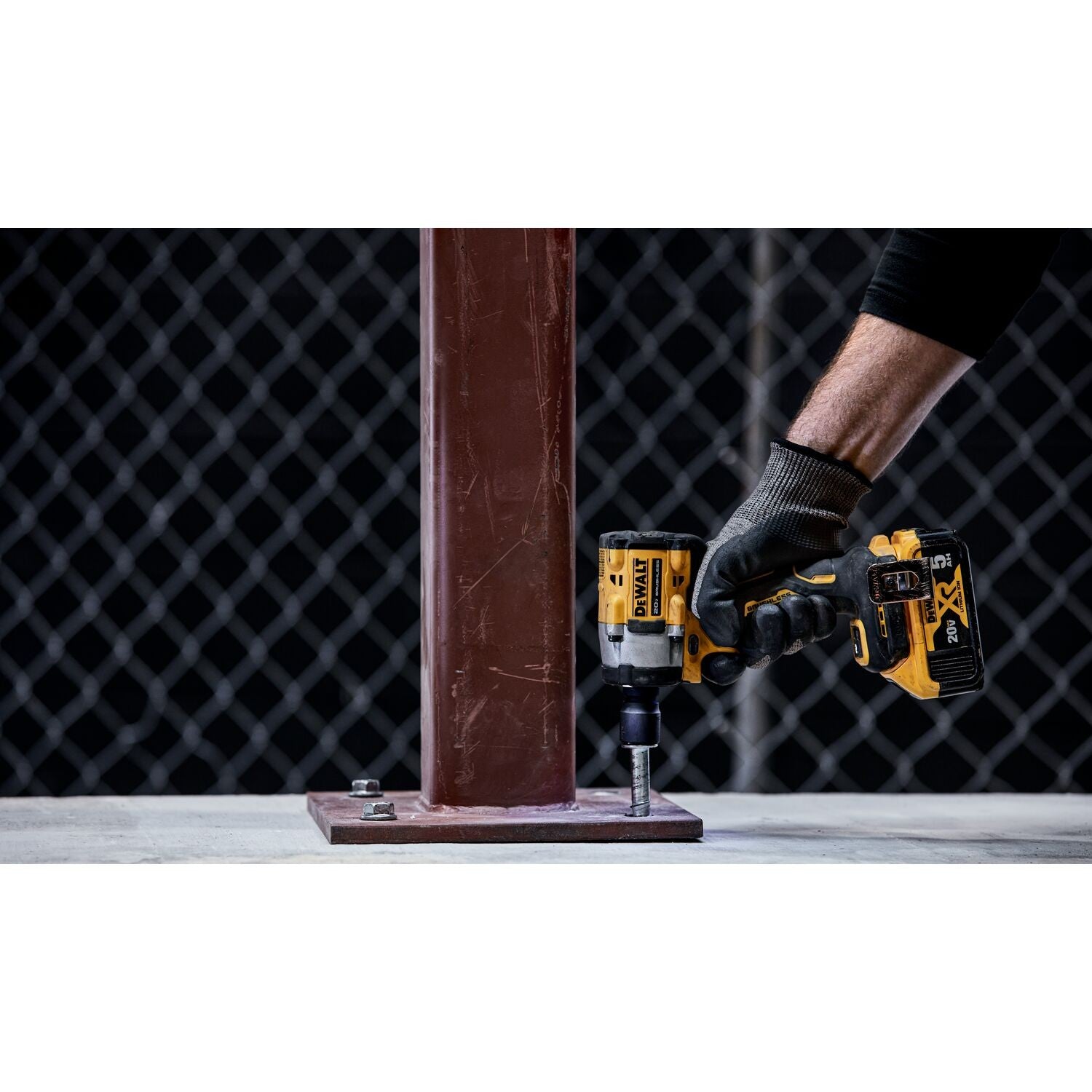 DeWalt DCF922B ATOMIC 20V MAX* 1/2 in. Cordless Impact Wrench with Detent Pin Anvil (Tool Only)