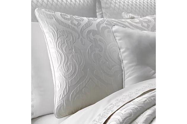 J Queen New York Astoria Queen 4-Pc. Comforter Set