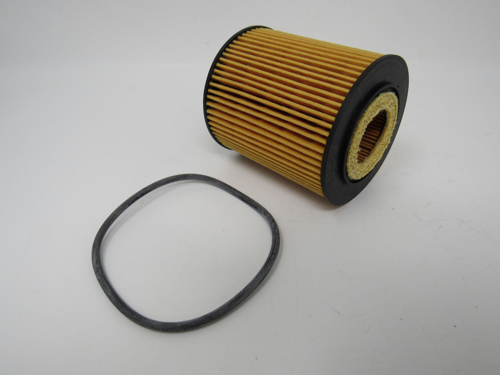 Hastings Lube Oil Filter Element LF560 -- New