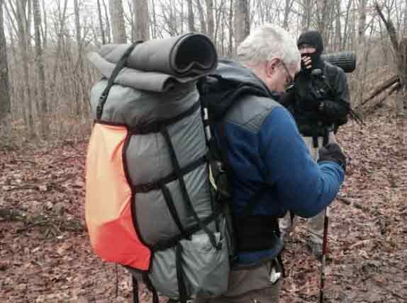 The structure of the mountaineering backpack carrying system