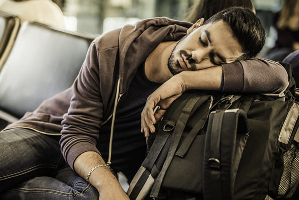 ¿Qué hacer si su vuelo se retrasa o cancela?