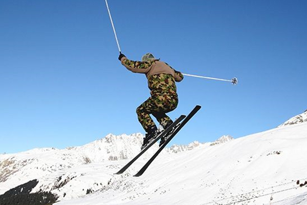 Wie findet man einen günstigen Skiurlaub?