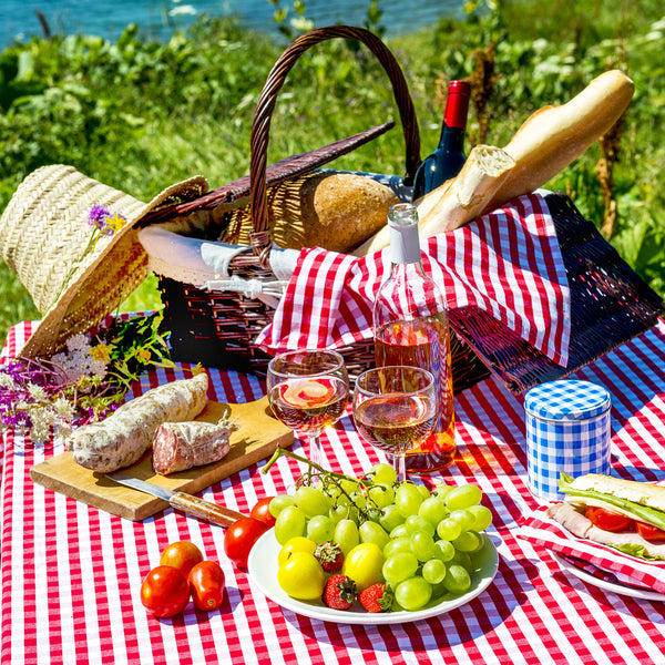How to Pack the Perfect Picnic in the Backpack