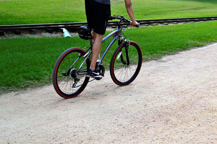 Cómo necesitas pedalear cuando montas una bicicleta normal