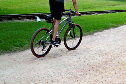 Hoe je moet trappen als je op een normale fiets rijdt