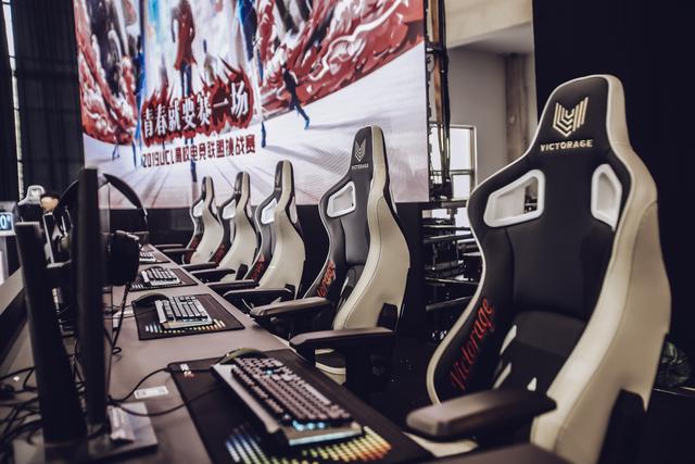 high_end_gaming_chair_900x.jpg?v=1578982455