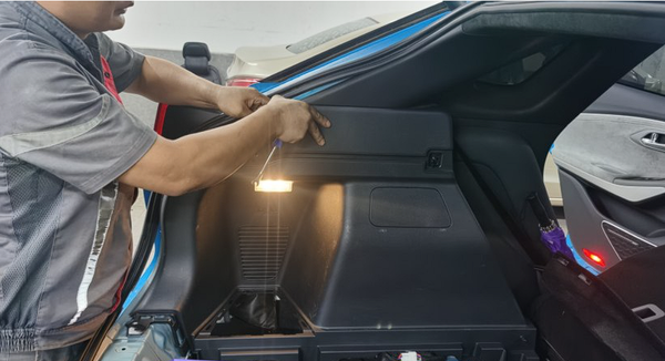 車 テールランプ