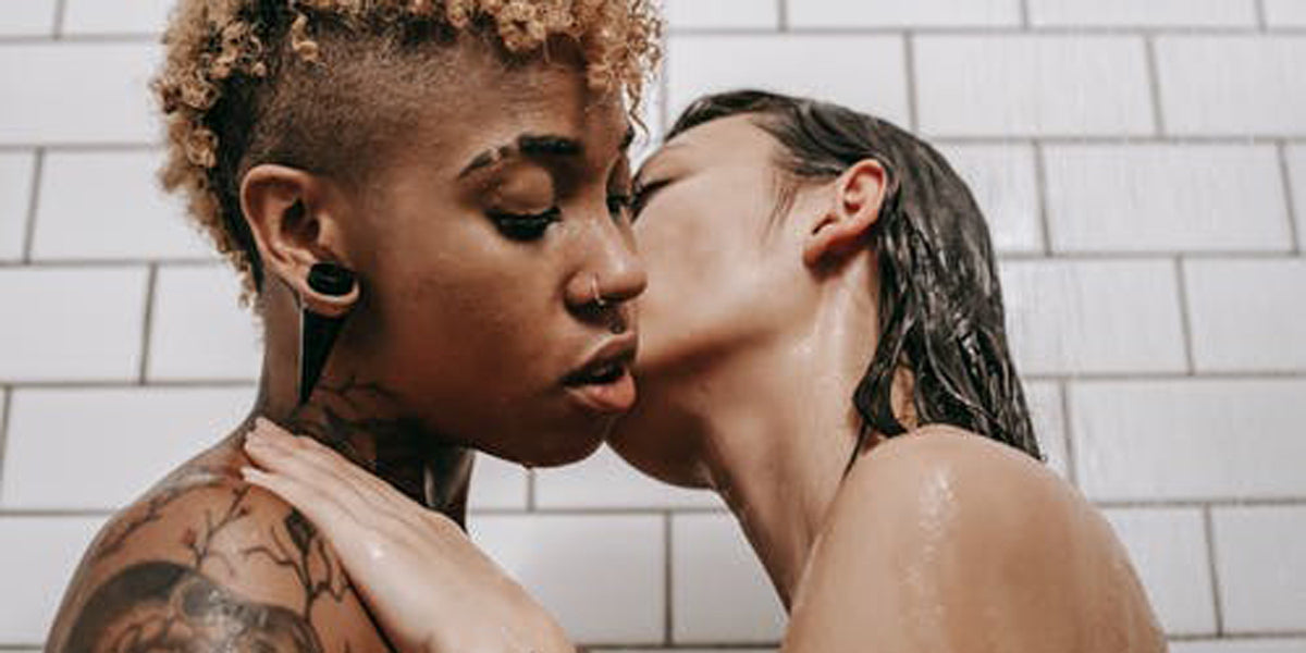 couple kissing each other