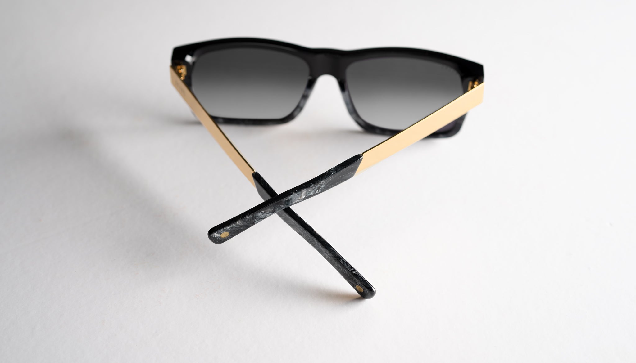 9FIVE Caps LX Black Marble & 24K Gold - Gradient Sunglasses