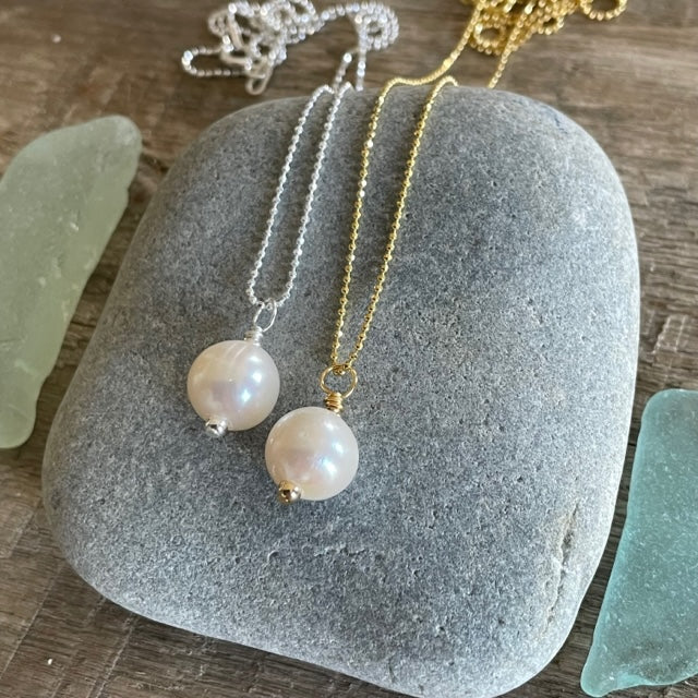  Simple Pearl on a Shimmering Silver Chain 