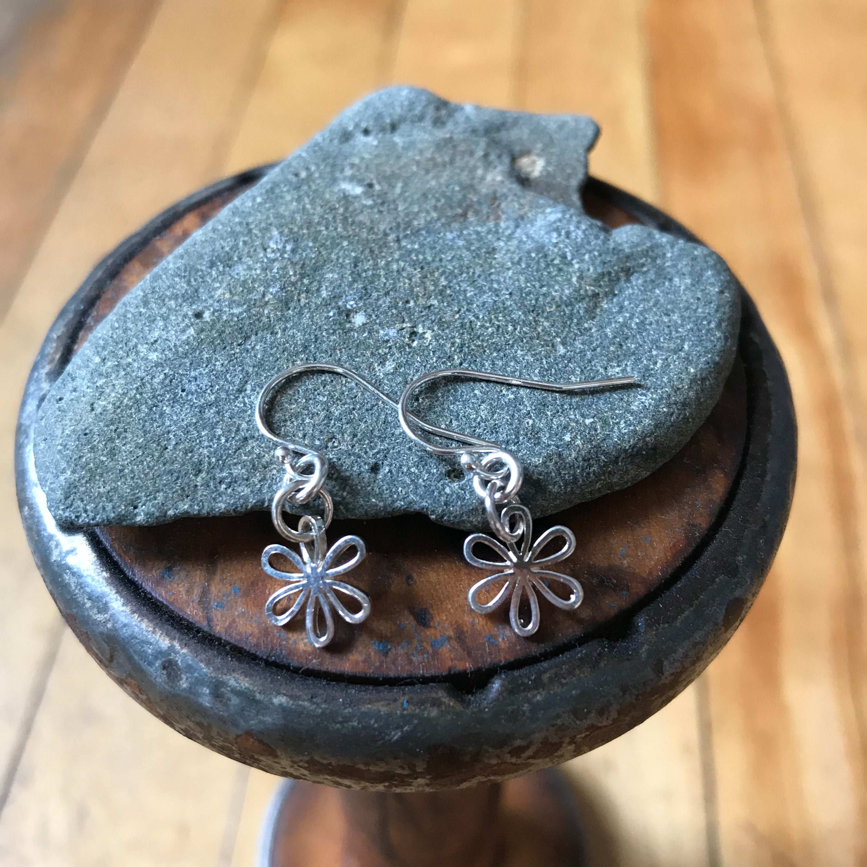  Earrings - Little Daisy Drop 