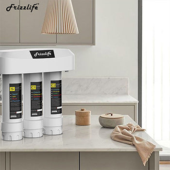 filtro de agua debajo del fregadero