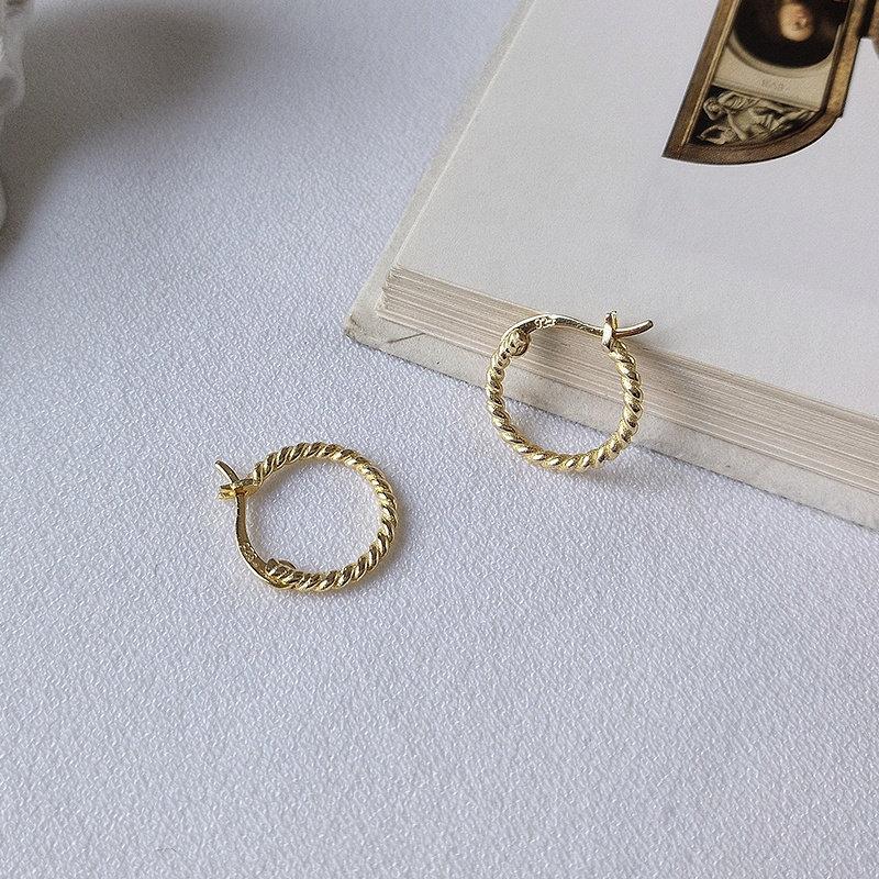 Evelynn Dainty Twisted Hoop Earrings