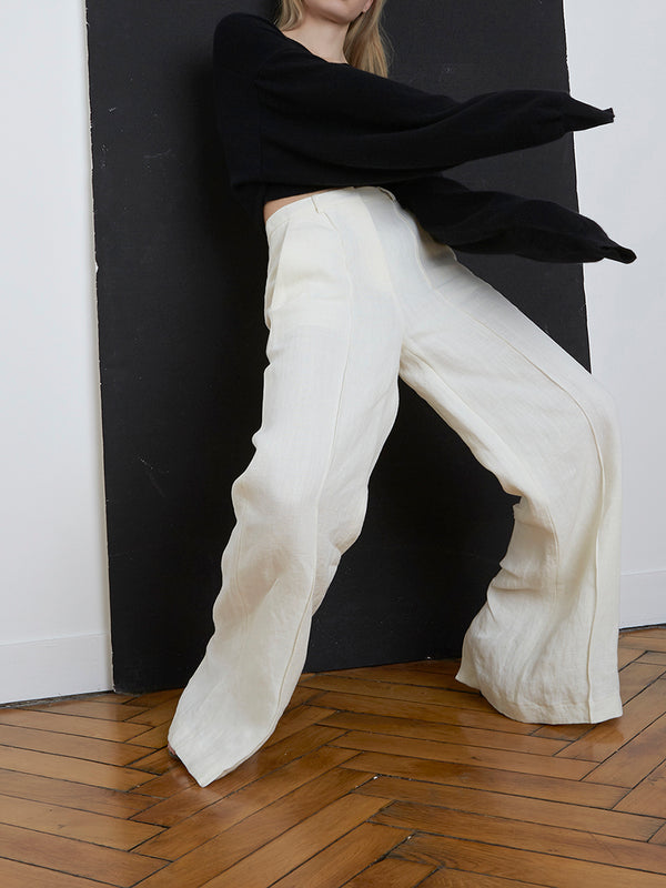 轻盈的开衫毛衣，设有贴袋。
 

正码尺寸，取正常尺寸。
宽松的设计
羊毛和羊绒混纺
滑动
干洗
进口的

 
构成70%羊毛，30%羊绒