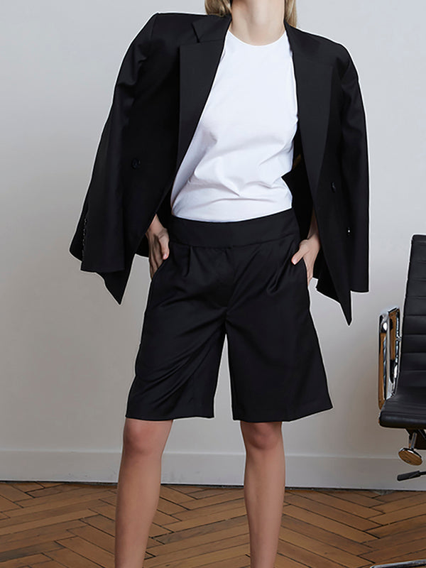 
创始人Chloé Harrouche将LOULOU STUDIO的精髓描述为：1． 