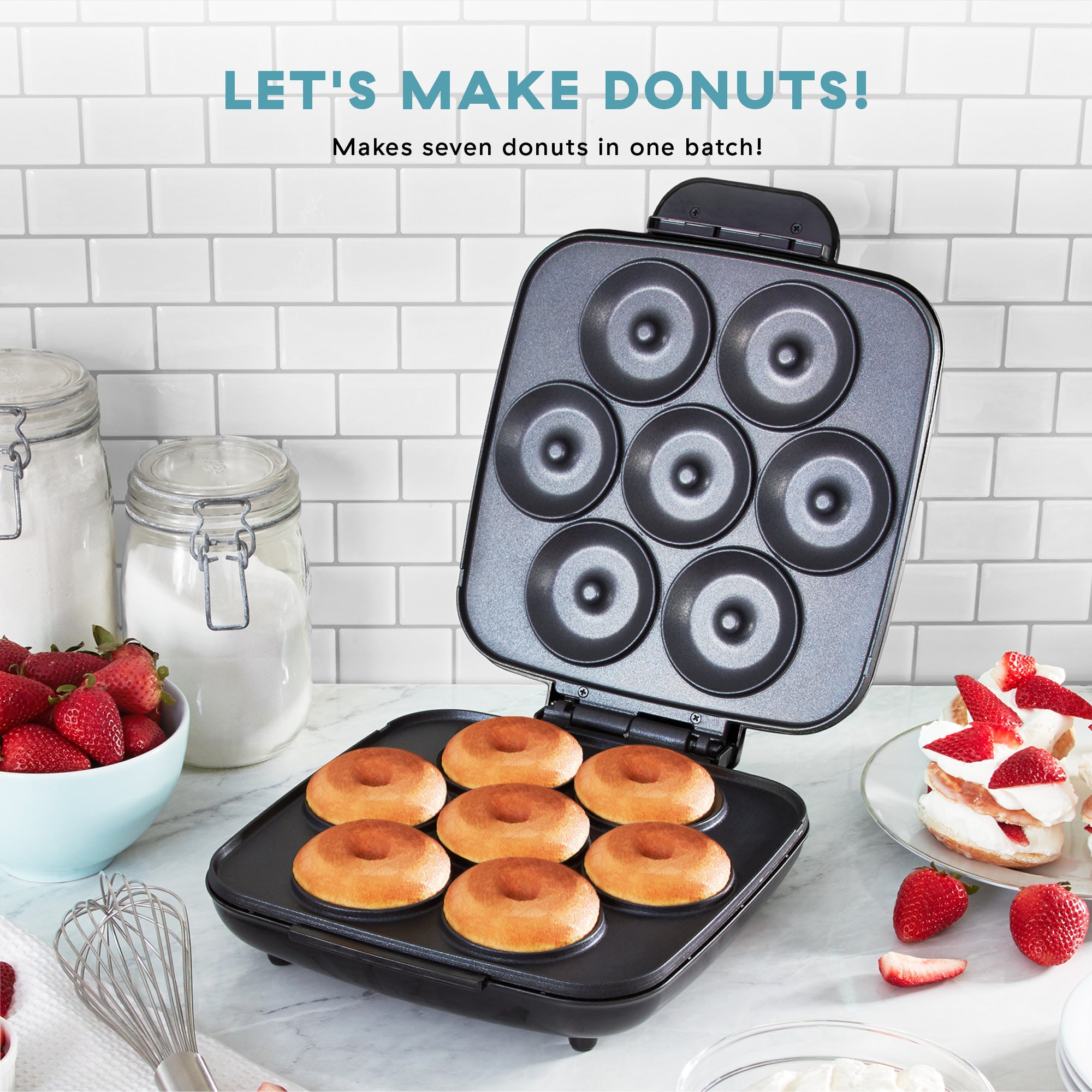 Delish by Dash Donut Maker