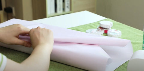 wrapping birthday gift box