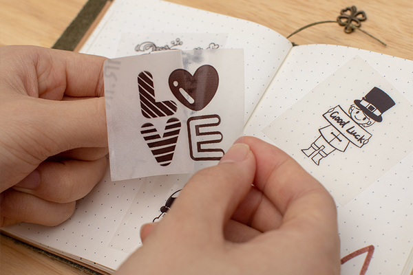 The Mini Portable Printer PHOMEMO M02 can be used to DIY various stickers and mood logs, making it perfect for bullet journal enthusiasts.