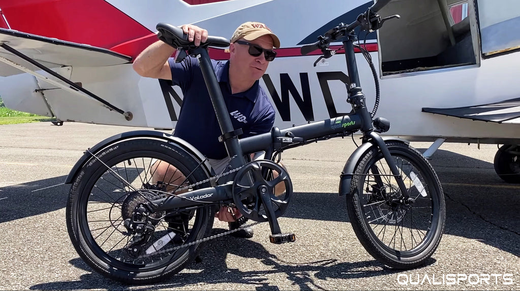 Qualisports USA 20'' volador plegable ebike I Piloto Sr. Frank Watson con su avión monomotor