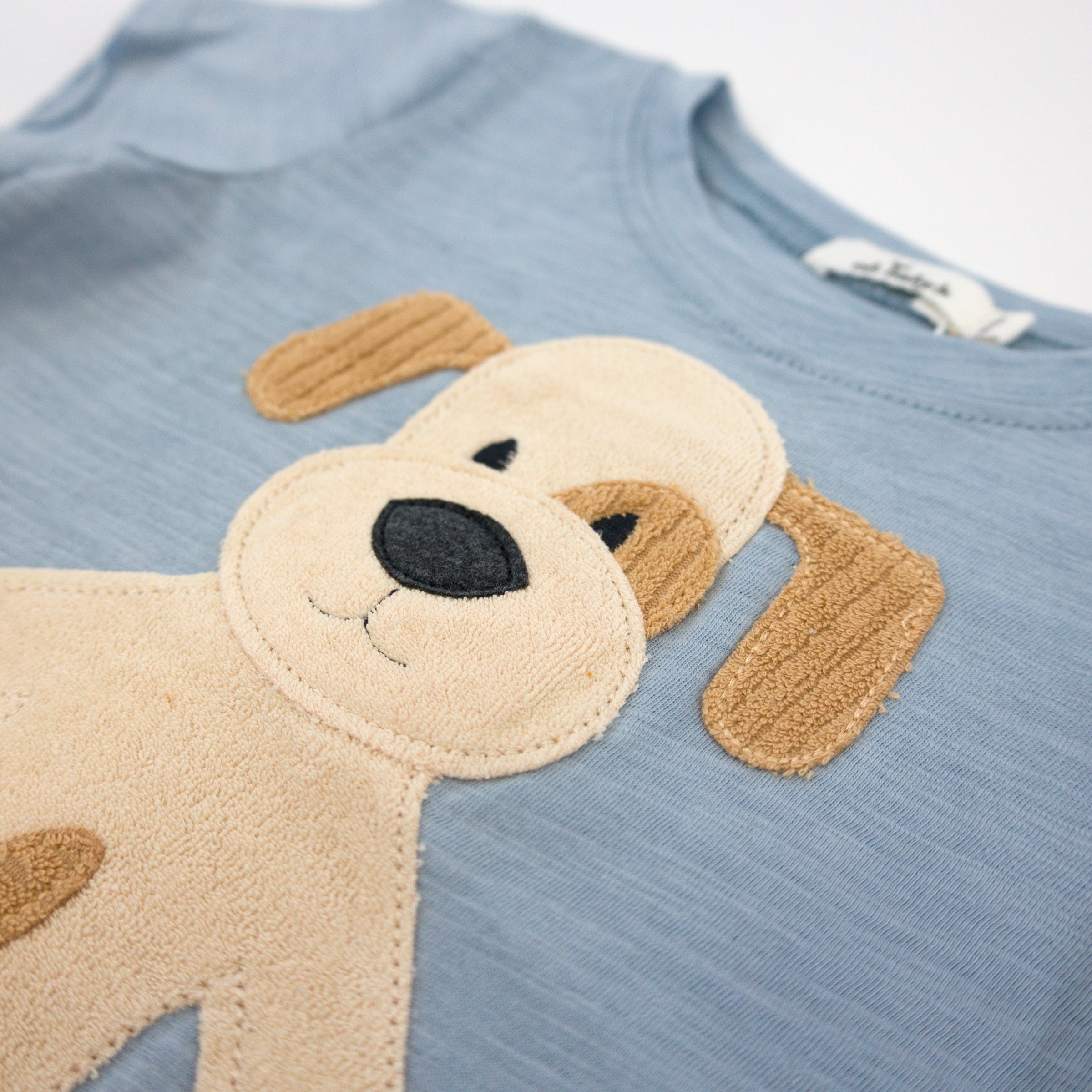 oh baby! Raw Edge Tee - Large Puppy Mist Natural Applique - Fog