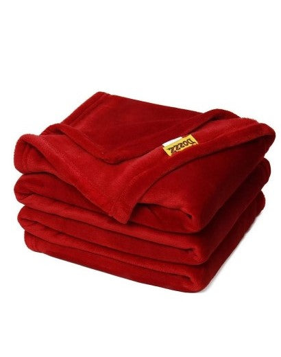 Dozzz Oversize Soft Flannel Throw Blanket Overview 2