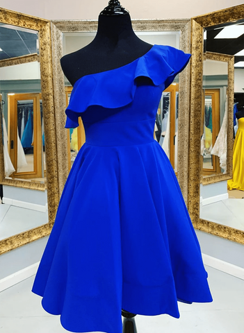 Vestido curto azul royal de um ombro só para baile de formatura 2024