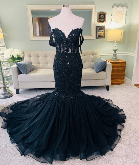 Lace Gothic Wedding Dresses Black